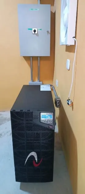Instalación UPS HRD en clínica